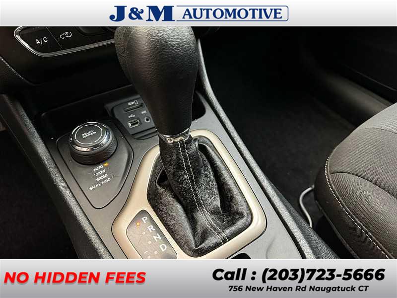 2016 Jeep Cherokee Latitude, available for sale in Naugatuck, Connecticut | J&M Automotive Sls&Svc LLC. Naugatuck, Connecticut 2016 Jeep Cherokee Latitude, available for sale in Naugatuck, Connecticut | J&M Automotive Sls&Svc LLC. Naugatuck, Connecticut