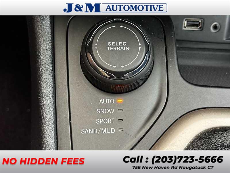 2016 Jeep Cherokee Latitude, available for sale in Naugatuck, Connecticut | J&M Automotive Sls&Svc LLC. Naugatuck, Connecticut 2016 Jeep Cherokee Latitude, available for sale in Naugatuck, Connecticut | J&M Automotive Sls&Svc LLC. Naugatuck, Connecticut