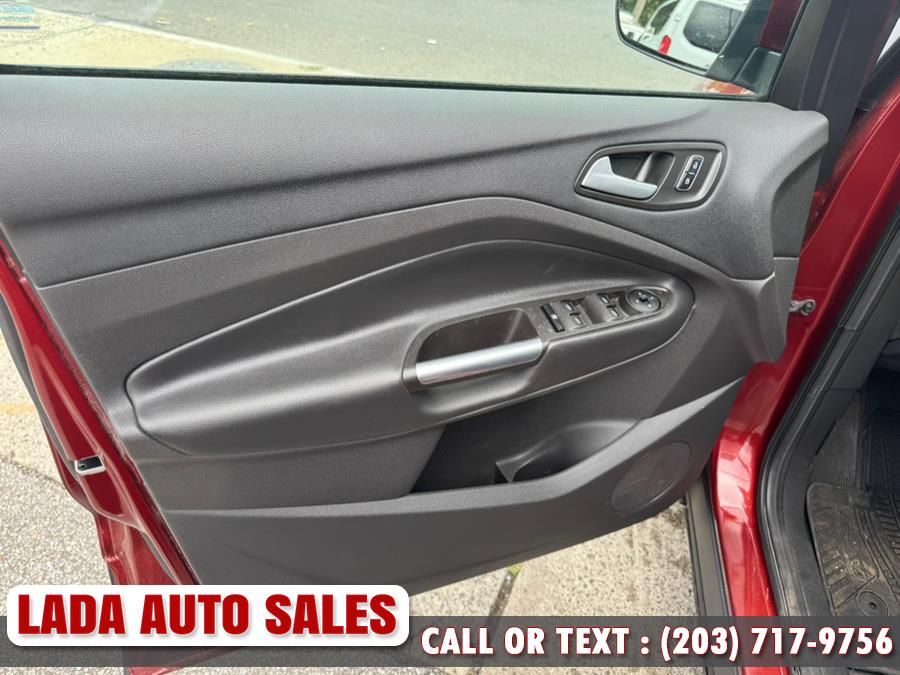 2016 Ford Escape 4WD 4dr SE, available for sale in Bridgeport, Connecticut | Lada Auto Sales. Bridgeport, Connecticut 2016 Ford Escape 4WD 4dr SE, available for sale in Bridgeport, Connecticut | Lada Auto Sales. Bridgeport, Connecticut
