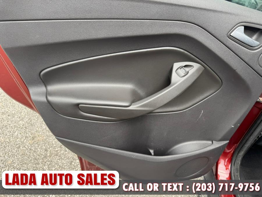 2016 Ford Escape 4WD 4dr SE, available for sale in Bridgeport, Connecticut | Lada Auto Sales. Bridgeport, Connecticut 2016 Ford Escape 4WD 4dr SE, available for sale in Bridgeport, Connecticut | Lada Auto Sales. Bridgeport, Connecticut