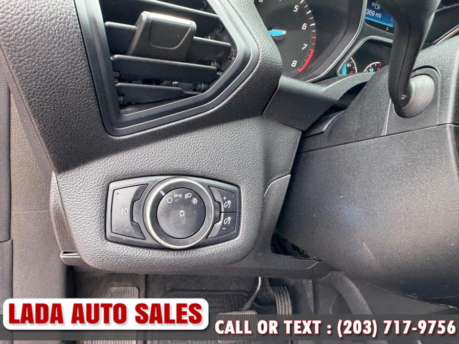 2016 Ford Escape 4WD 4dr SE, available for sale in Bridgeport, Connecticut | Lada Auto Sales. Bridgeport, Connecticut 2016 Ford Escape 4WD 4dr SE, available for sale in Bridgeport, Connecticut | Lada Auto Sales. Bridgeport, Connecticut