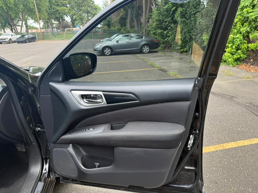 2017 Nissan Pathfinder 4x4 SV, available for sale in Philadelphia, Pennsylvania | Eugen's Auto Sales & Repairs. Philadelphia, Pennsylvania 2017 Nissan Pathfinder 4x4 SV, available for sale in Philadelphia, Pennsylvania | Eugen's Auto Sales & Repairs. Philadelphia, Pennsylvania