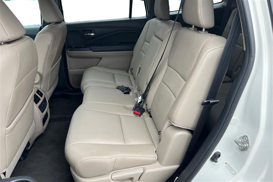 2016 Honda Pilot AWD 4dr EX-L w/Navi, available for sale in Lindenhurst, New York | Power Motor Group. Lindenhurst, New York 2016 Honda Pilot AWD 4dr EX-L w/Navi, available for sale in Lindenhurst, New York | Power Motor Group. Lindenhurst, New York