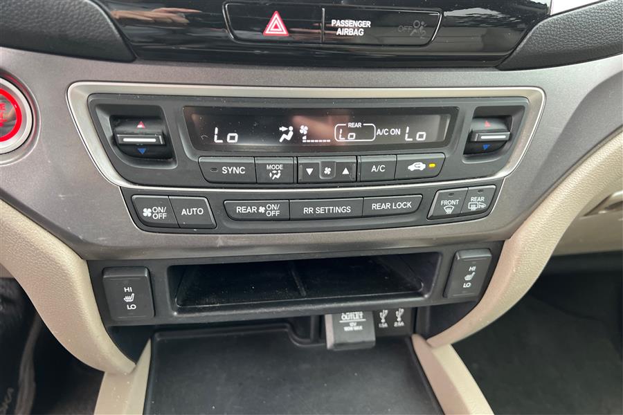 2016 Honda Pilot AWD 4dr EX-L w/Navi, available for sale in Lindenhurst, New York | Power Motor Group. Lindenhurst, New York 2016 Honda Pilot AWD 4dr EX-L w/Navi, available for sale in Lindenhurst, New York | Power Motor Group. Lindenhurst, New York