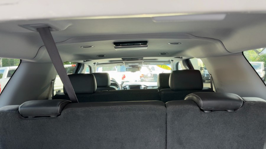 2015 Chevrolet Suburban 4WD 4dr LT, available for sale in Waterbury, Connecticut | West End Automotive Center. Waterbury, Connecticut 2015 Chevrolet Suburban 4WD 4dr LT, available for sale in Waterbury, Connecticut | West End Automotive Center. Waterbury, Connecticut