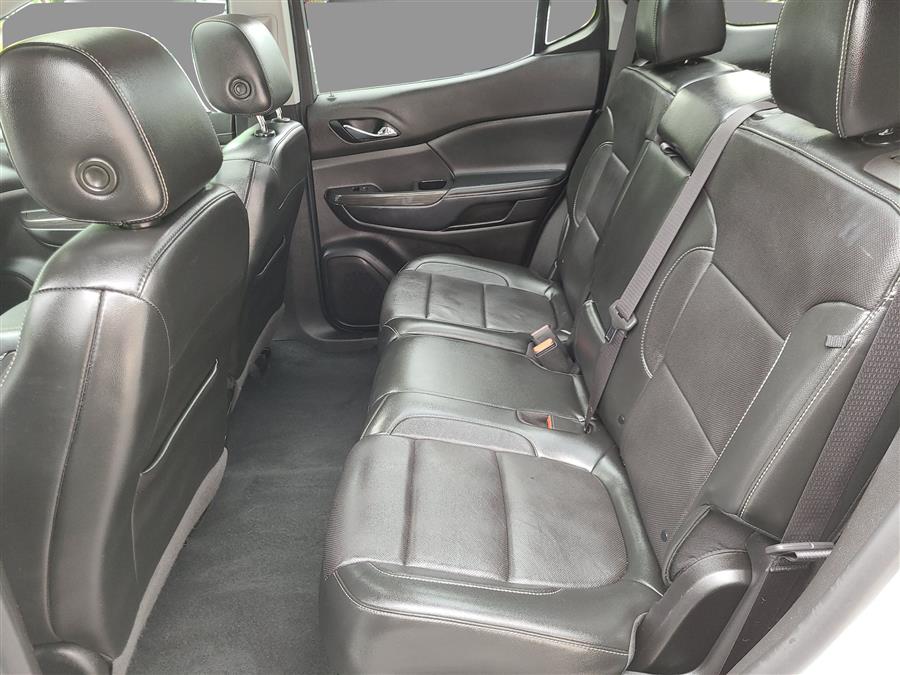 2020 GMC Acadia AWD 4dr SLT, available for sale in Canton, Connecticut | Lava Motors. Canton, Connecticut 2020 GMC Acadia AWD 4dr SLT, available for sale in Canton, Connecticut | Lava Motors. Canton, Connecticut