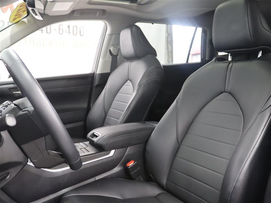 2020 Toyota Highlander XLE photo 8