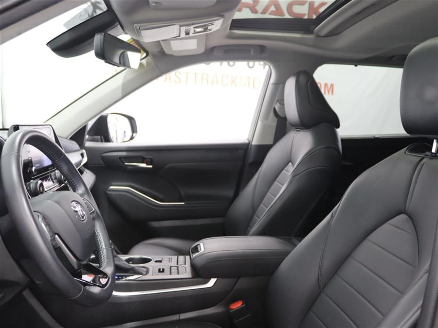 2020 Toyota Highlander XLE photo 9