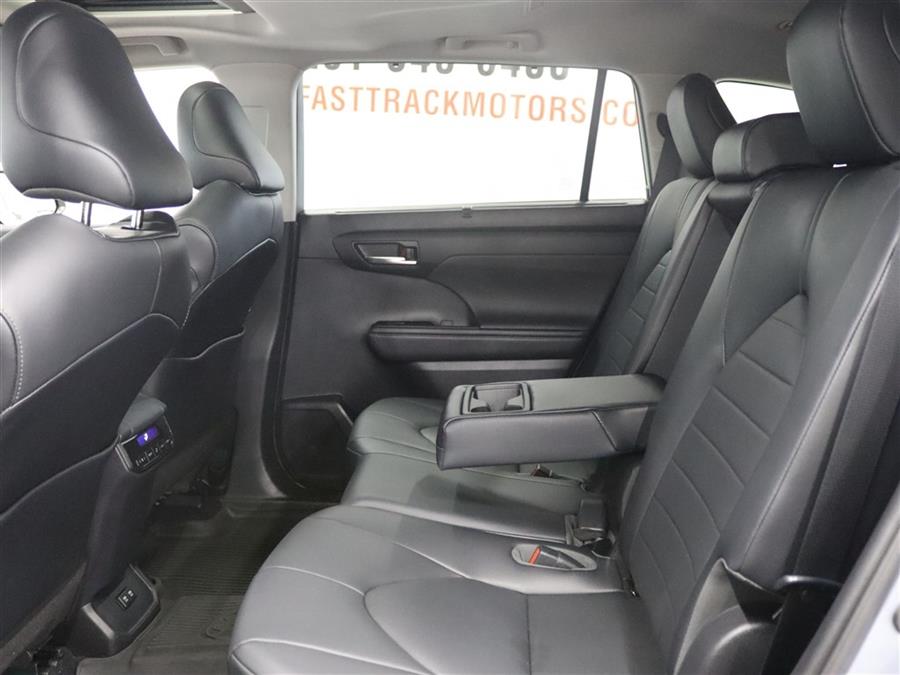 2020 Toyota Highlander XLE photo 11