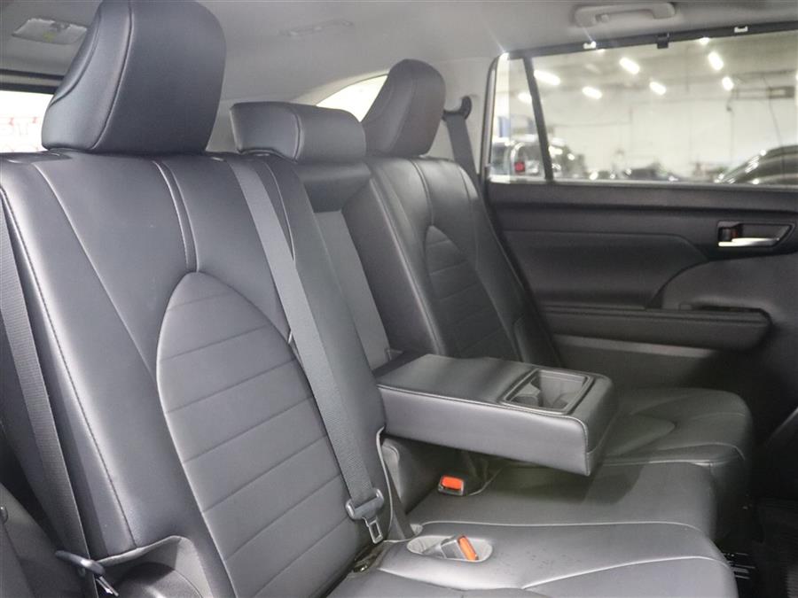 2020 Toyota Highlander XLE photo 14