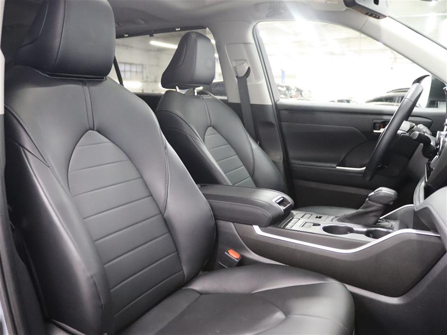 2020 Toyota Highlander XLE photo 18