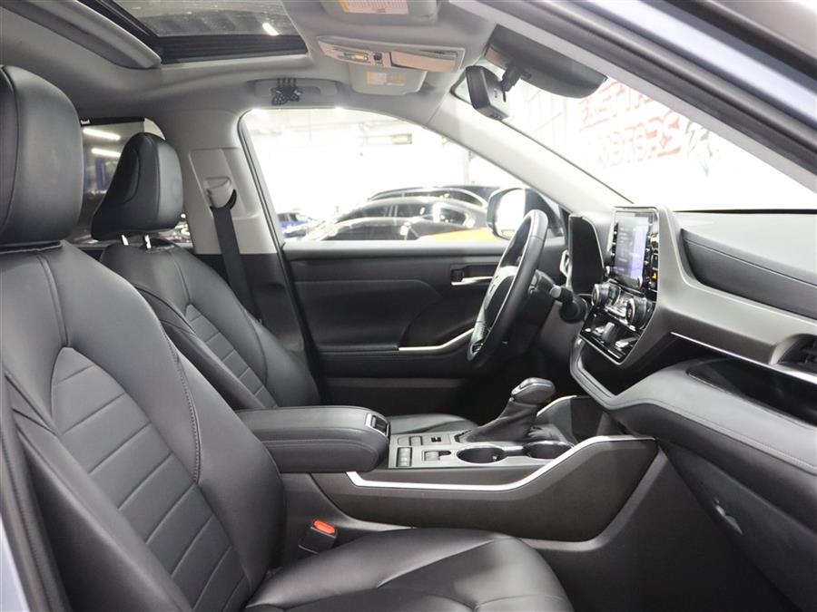 2020 Toyota Highlander XLE photo 19