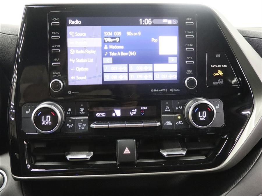 2020 Toyota Highlander XLE photo 24