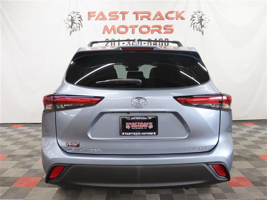 2020 Toyota Highlander XLE photo 3