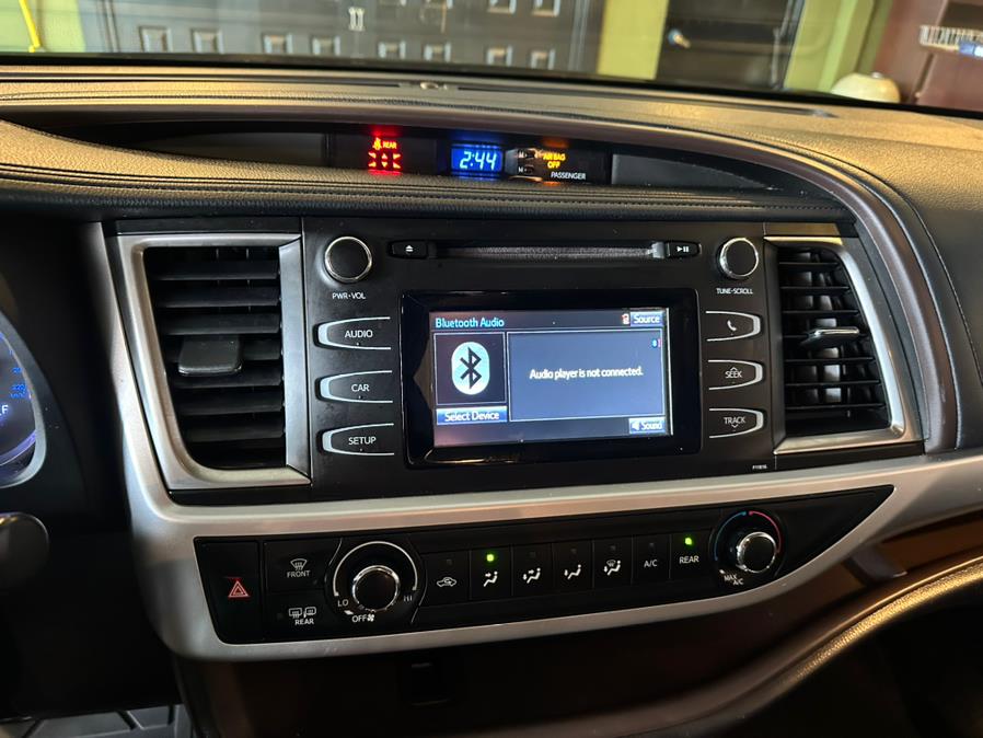2019 Toyota Highlander LE V6 AWD (Natl), available for sale in West Hartford, Connecticut | AutoMax. West Hartford, Connecticut 2019 Toyota Highlander LE V6 AWD (Natl), available for sale in West Hartford, Connecticut | AutoMax. West Hartford, Connecticut