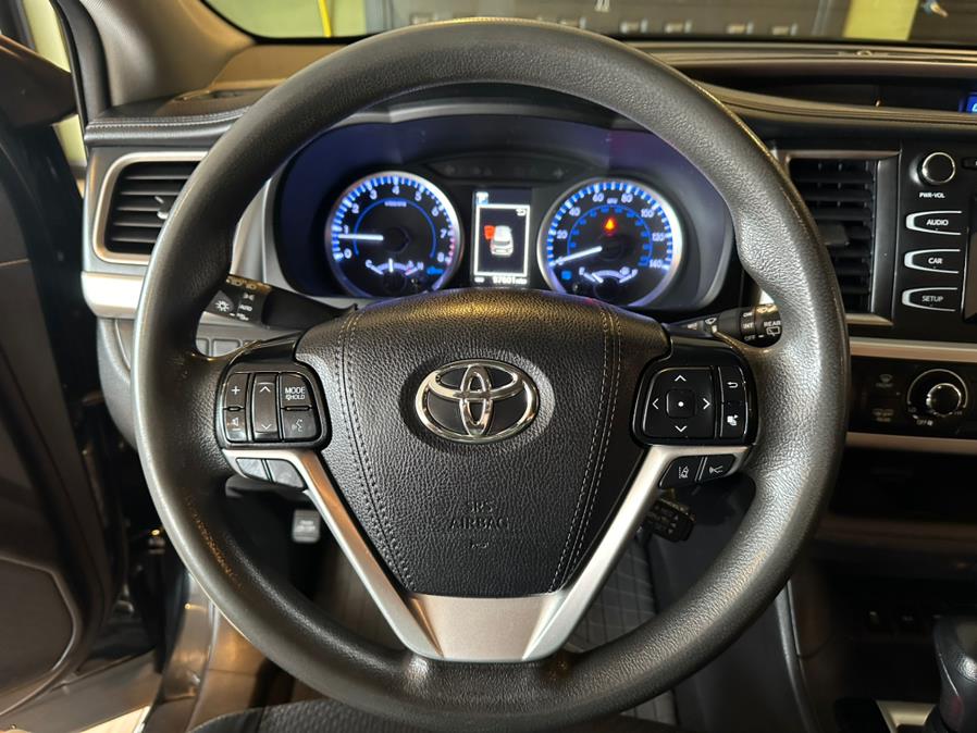 2019 Toyota Highlander LE V6 AWD (Natl), available for sale in West Hartford, Connecticut | AutoMax. West Hartford, Connecticut 2019 Toyota Highlander LE V6 AWD (Natl), available for sale in West Hartford, Connecticut | AutoMax. West Hartford, Connecticut