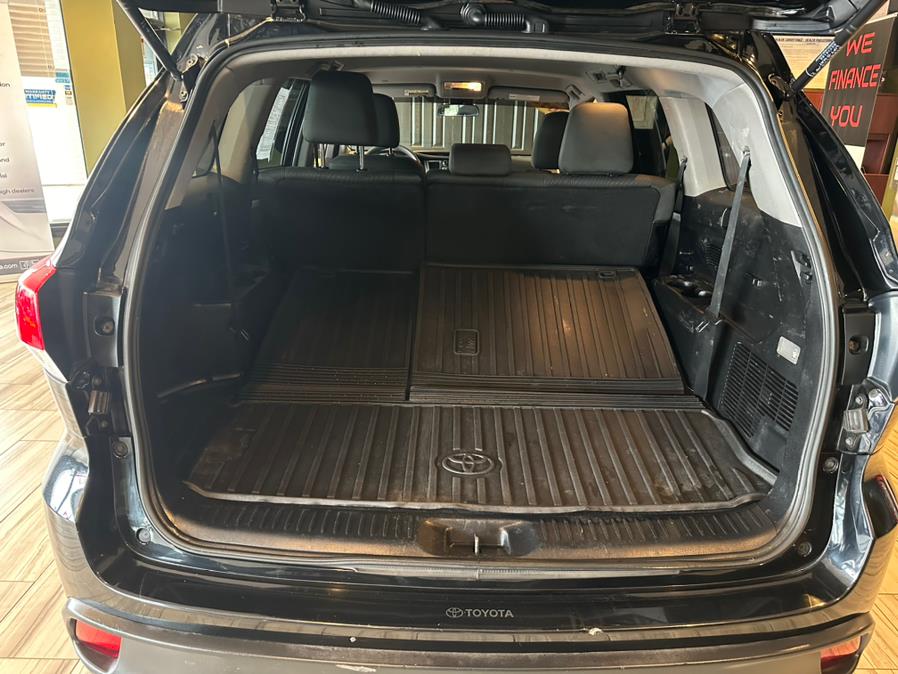 2019 Toyota Highlander LE V6 AWD (Natl), available for sale in West Hartford, Connecticut | AutoMax. West Hartford, Connecticut 2019 Toyota Highlander LE V6 AWD (Natl), available for sale in West Hartford, Connecticut | AutoMax. West Hartford, Connecticut