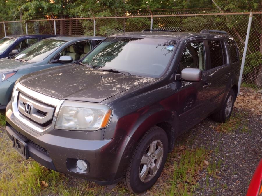 2011 Honda Pilot 4WD 4dr EX, available for sale in Chicopee, Massachusetts | Matts Auto Mall LLC. Chicopee, Massachusetts 2011 Honda Pilot 4WD 4dr EX, available for sale in Chicopee, Massachusetts | Matts Auto Mall LLC. Chicopee, Massachusetts