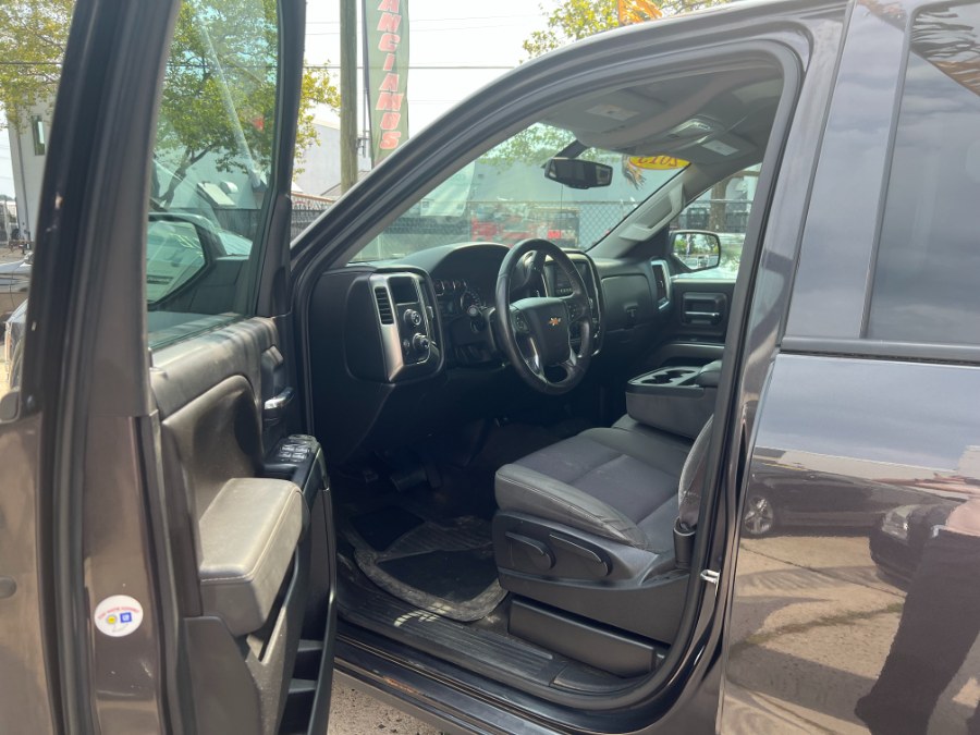 2015 Chevrolet Silverado 1500 4WD Double Cab 143.5" LT w/1LT, available for sale in New Haven, Connecticut | Unique Auto Sales LLC. New Haven, Connecticut 2015 Chevrolet Silverado 1500 4WD Double Cab 143.5" LT w/1LT, available for sale in New Haven, Connecticut | Unique Auto Sales LLC. New Haven, Connecticut