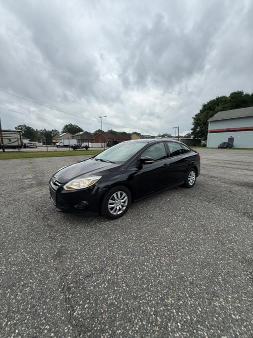 2013 Ford Focus 4dr Sdn SE, available for sale in Springfield, Massachusetts | Auto Globe LLC. Springfield, Massachusetts 2013 Ford Focus 4dr Sdn SE, available for sale in Springfield, Massachusetts | Auto Globe LLC. Springfield, Massachusetts