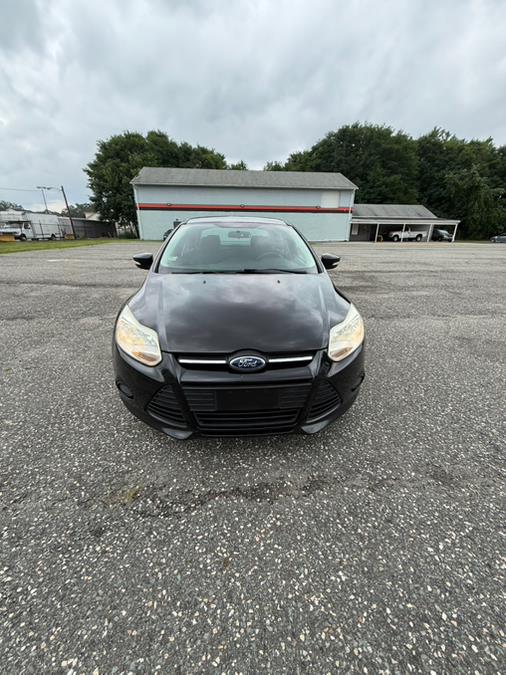 2013 Ford Focus 4dr Sdn SE, available for sale in Springfield, Massachusetts | Auto Globe LLC. Springfield, Massachusetts 2013 Ford Focus 4dr Sdn SE, available for sale in Springfield, Massachusetts | Auto Globe LLC. Springfield, Massachusetts