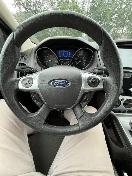 2013 Ford Focus 4dr Sdn SE, available for sale in Springfield, Massachusetts | Auto Globe LLC. Springfield, Massachusetts 2013 Ford Focus 4dr Sdn SE, available for sale in Springfield, Massachusetts | Auto Globe LLC. Springfield, Massachusetts