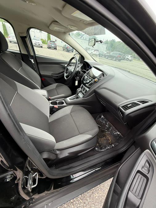 2013 Ford Focus 4dr Sdn SE, available for sale in Springfield, Massachusetts | Auto Globe LLC. Springfield, Massachusetts 2013 Ford Focus 4dr Sdn SE, available for sale in Springfield, Massachusetts | Auto Globe LLC. Springfield, Massachusetts