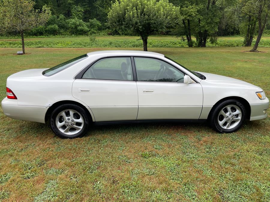 2001 Lexus ES 300 photo 2