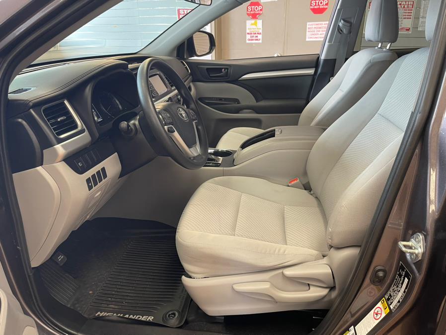 2019 Toyota Highlander LE V6 AWD (Natl), available for sale in Suffern, New York | Rockland Motor Sport. Suffern, New York 2019 Toyota Highlander LE V6 AWD (Natl), available for sale in Suffern, New York | Rockland Motor Sport. Suffern, New York