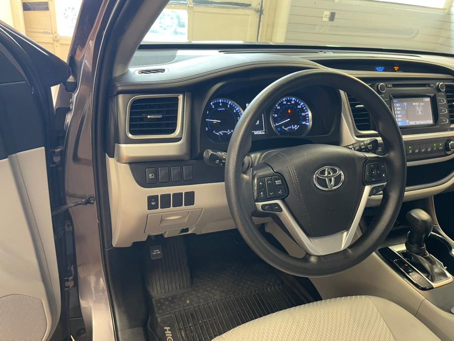2019 Toyota Highlander LE V6 AWD (Natl), available for sale in Suffern, New York | Rockland Motor Sport. Suffern, New York 2019 Toyota Highlander LE V6 AWD (Natl), available for sale in Suffern, New York | Rockland Motor Sport. Suffern, New York