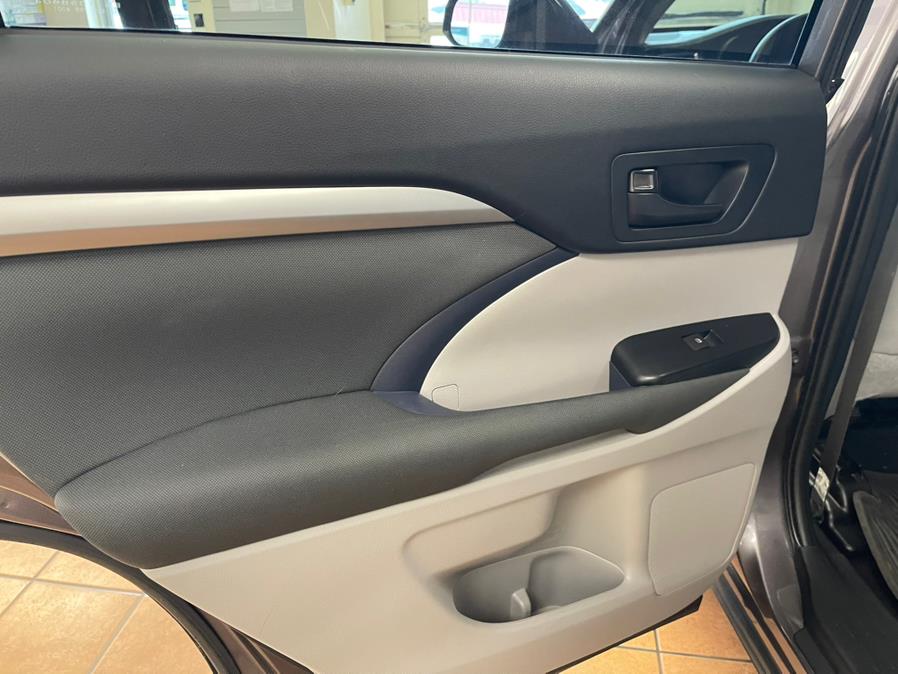 2019 Toyota Highlander LE V6 AWD (Natl), available for sale in Suffern, New York | Rockland Motor Sport. Suffern, New York 2019 Toyota Highlander LE V6 AWD (Natl), available for sale in Suffern, New York | Rockland Motor Sport. Suffern, New York