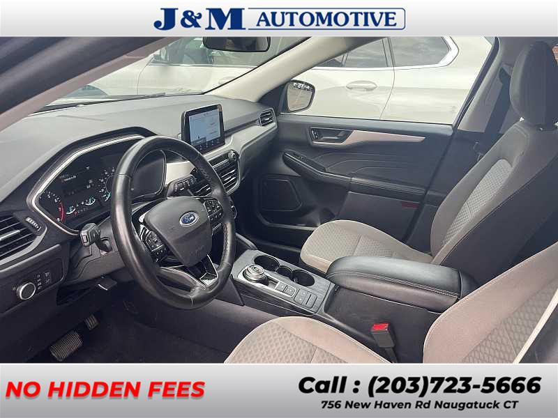 2022 Ford Escape SE photo 2