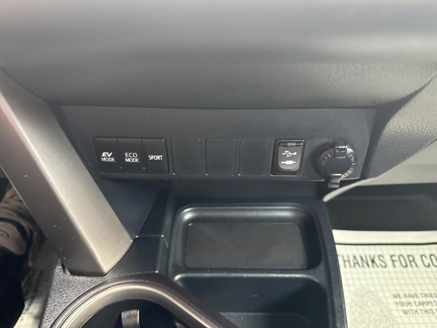2016 Toyota RAV4 Hybrid AWD 4dr XLE (Natl), available for sale in Worcester, Massachusetts | Worcester Auto Outlet LLC. Worcester, Massachusetts 2016 Toyota RAV4 Hybrid AWD 4dr XLE (Natl), available for sale in Worcester, Massachusetts | Worcester Auto Outlet LLC. Worcester, Massachusetts