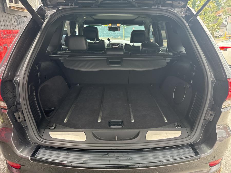 2016 Jeep Grand Cherokee 4WD 4dr Overland, available for sale in Worcester, Massachusetts | Worcester Auto Outlet LLC. Worcester, Massachusetts 2016 Jeep Grand Cherokee 4WD 4dr Overland, available for sale in Worcester, Massachusetts | Worcester Auto Outlet LLC. Worcester, Massachusetts