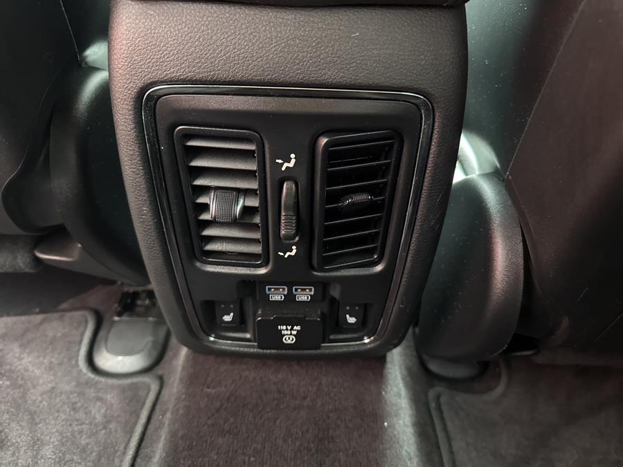 2016 Jeep Grand Cherokee 4WD 4dr Overland, available for sale in Worcester, Massachusetts | Worcester Auto Outlet LLC. Worcester, Massachusetts 2016 Jeep Grand Cherokee 4WD 4dr Overland, available for sale in Worcester, Massachusetts | Worcester Auto Outlet LLC. Worcester, Massachusetts