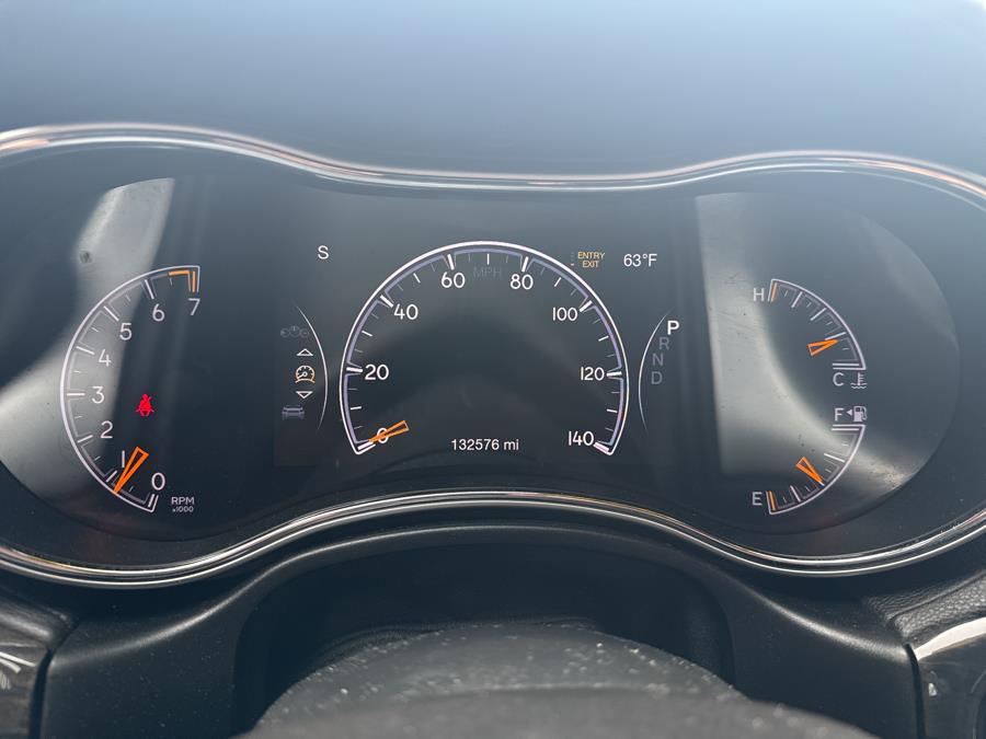 2016 Jeep Grand Cherokee 4WD 4dr Overland, available for sale in Worcester, Massachusetts | Worcester Auto Outlet LLC. Worcester, Massachusetts 2016 Jeep Grand Cherokee 4WD 4dr Overland, available for sale in Worcester, Massachusetts | Worcester Auto Outlet LLC. Worcester, Massachusetts