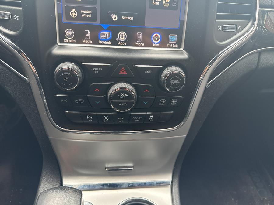 2016 Jeep Grand Cherokee 4WD 4dr Overland, available for sale in Worcester, Massachusetts | Worcester Auto Outlet LLC. Worcester, Massachusetts 2016 Jeep Grand Cherokee 4WD 4dr Overland, available for sale in Worcester, Massachusetts | Worcester Auto Outlet LLC. Worcester, Massachusetts