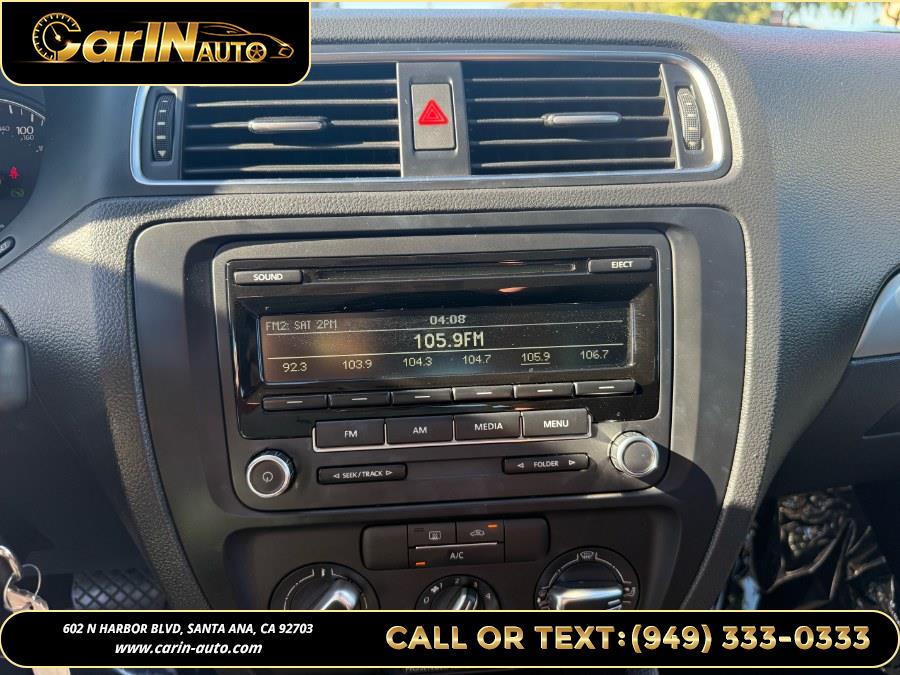 2013 Volkswagen Jetta Sedan 4dr Auto SE PZEV, available for sale in Santa Ana, California | Carin Auto. Santa Ana, California 2013 Volkswagen Jetta Sedan 4dr Auto SE PZEV, available for sale in Santa Ana, California | Carin Auto. Santa Ana, California