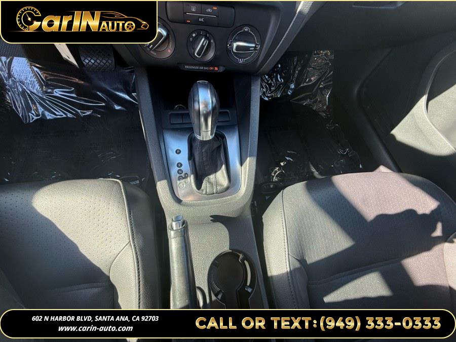 2013 Volkswagen Jetta Sedan 4dr Auto SE PZEV, available for sale in Santa Ana, California | Carin Auto. Santa Ana, California 2013 Volkswagen Jetta Sedan 4dr Auto SE PZEV, available for sale in Santa Ana, California | Carin Auto. Santa Ana, California