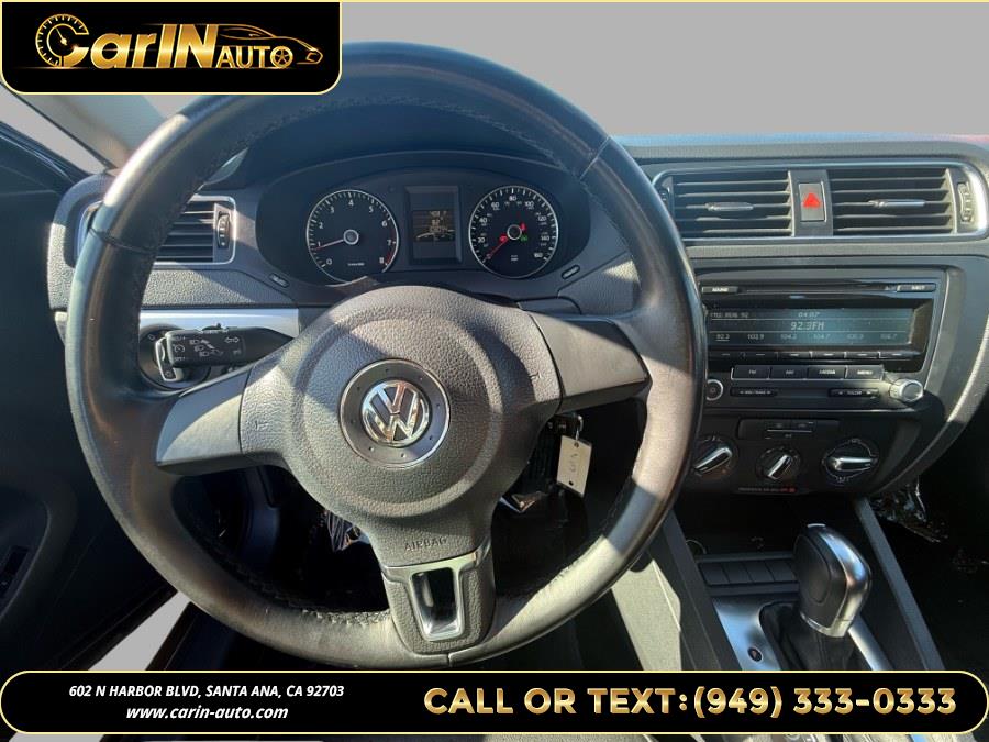 2013 Volkswagen Jetta Sedan 4dr Auto SE PZEV, available for sale in Santa Ana, California | Carin Auto. Santa Ana, California 2013 Volkswagen Jetta Sedan 4dr Auto SE PZEV, available for sale in Santa Ana, California | Carin Auto. Santa Ana, California