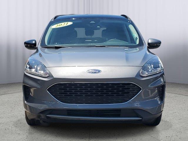 2021 Ford Escape SE photo 3