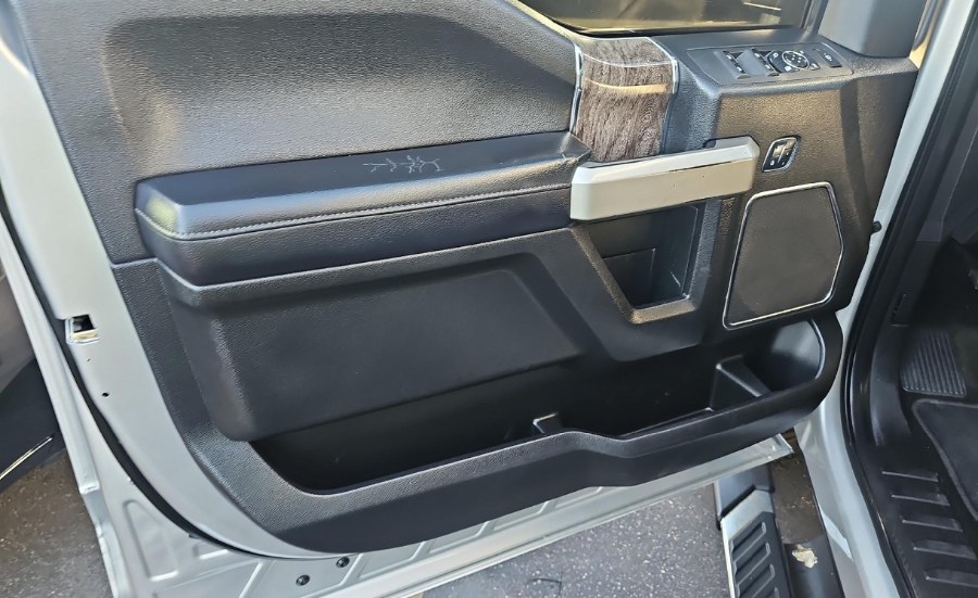 2017 Ford Super Duty F-250 SRW Lariat 4WD Crew Cab 8'' Box, available for sale in Fort Myers, Florida | Carlux Fort Myers. Fort Myers, Florida 2017 Ford Super Duty F-250 SRW Lariat 4WD Crew Cab 8'' Box, available for sale in Fort Myers, Florida | Carlux Fort Myers. Fort Myers, Florida
