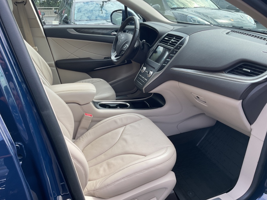 2019 Lincoln MKC Reserve AWD, available for sale in Waterbury, Connecticut | Jim Juliani Motors. Waterbury, Connecticut 2019 Lincoln MKC Reserve AWD, available for sale in Waterbury, Connecticut | Jim Juliani Motors. Waterbury, Connecticut