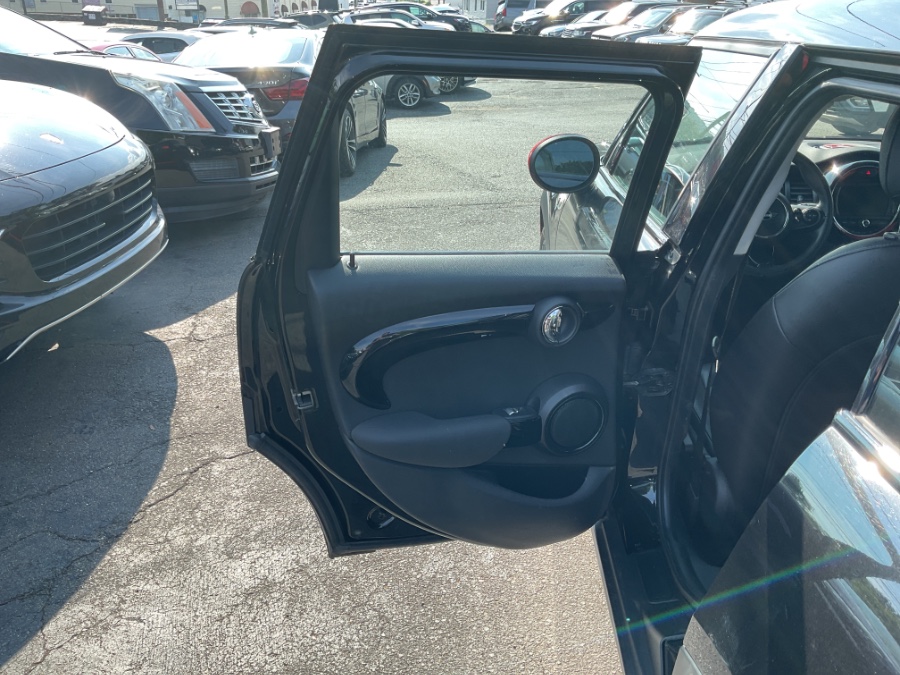 2019 MINI Hardtop 4 Door Cooper FWD, available for sale in Waterbury, Connecticut | Jim Juliani Motors. Waterbury, Connecticut 2019 MINI Hardtop 4 Door Cooper FWD, available for sale in Waterbury, Connecticut | Jim Juliani Motors. Waterbury, Connecticut
