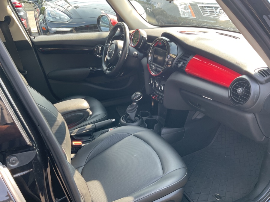 2019 MINI Hardtop 4 Door Cooper FWD, available for sale in Waterbury, Connecticut | Jim Juliani Motors. Waterbury, Connecticut 2019 MINI Hardtop 4 Door Cooper FWD, available for sale in Waterbury, Connecticut | Jim Juliani Motors. Waterbury, Connecticut