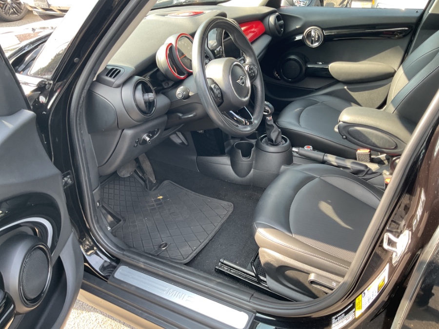 2019 MINI Hardtop 4 Door Cooper FWD, available for sale in Waterbury, Connecticut | Jim Juliani Motors. Waterbury, Connecticut 2019 MINI Hardtop 4 Door Cooper FWD, available for sale in Waterbury, Connecticut | Jim Juliani Motors. Waterbury, Connecticut
