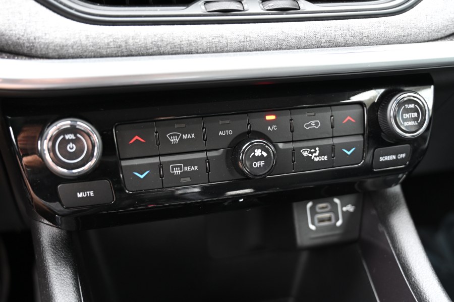 2022 Jeep Compass Latitude 4x4, available for sale in Waterbury, Connecticut | Highline Car Connection. Waterbury, Connecticut 2022 Jeep Compass Latitude 4x4, available for sale in Waterbury, Connecticut | Highline Car Connection. Waterbury, Connecticut