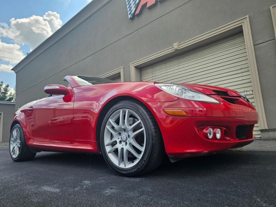 2007 Mercedes-Benz SLK-Class 2dr Roadster 3.5L, available for sale in Wantagh, New York | Alpine Motors Inc. Wantagh, New York 2007 Mercedes-Benz SLK-Class 2dr Roadster 3.5L, available for sale in Wantagh, New York | Alpine Motors Inc. Wantagh, New York