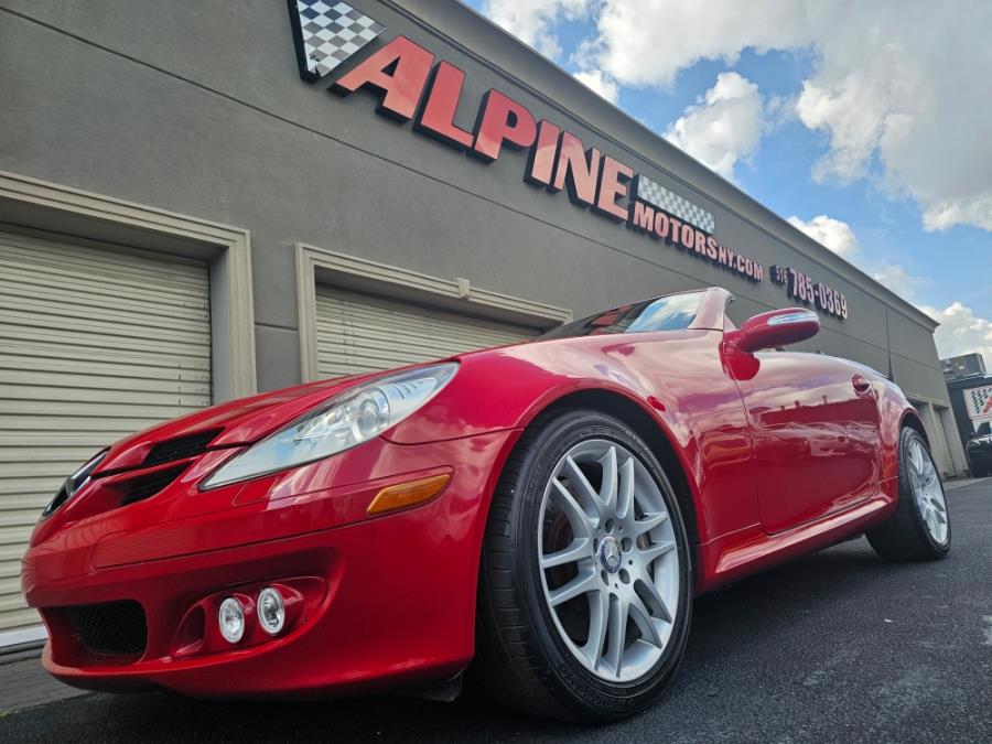 2007 Mercedes-Benz SLK-Class 2dr Roadster 3.5L, available for sale in Wantagh, New York | Alpine Motors Inc. Wantagh, New York 2007 Mercedes-Benz SLK-Class 2dr Roadster 3.5L, available for sale in Wantagh, New York | Alpine Motors Inc. Wantagh, New York