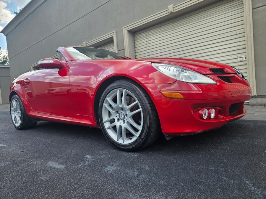 2007 Mercedes-Benz SLK-Class 2dr Roadster 3.5L, available for sale in Wantagh, New York | Alpine Motors Inc. Wantagh, New York 2007 Mercedes-Benz SLK-Class 2dr Roadster 3.5L, available for sale in Wantagh, New York | Alpine Motors Inc. Wantagh, New York